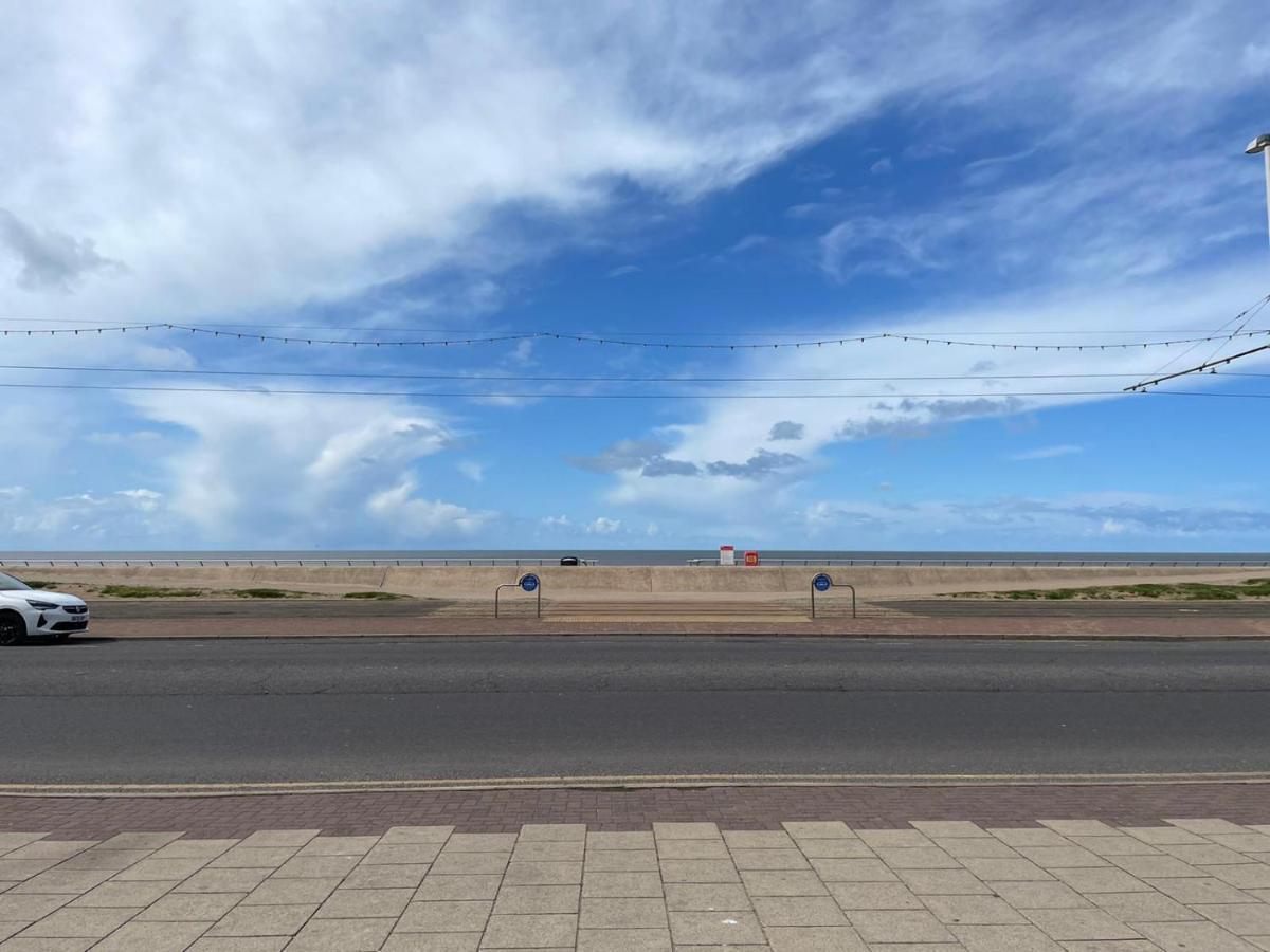 Sapphire Hotel Blackpool Promenade Bagian luar foto